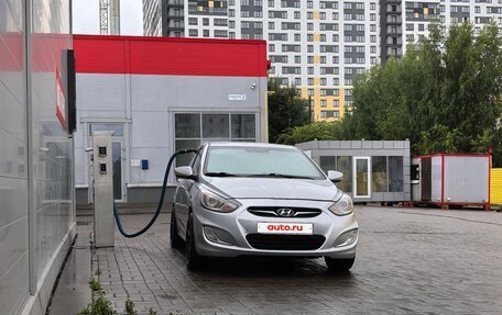 Hyundai Solaris II рестайлинг, 2011 год, 750 000 рублей, 4 фотография