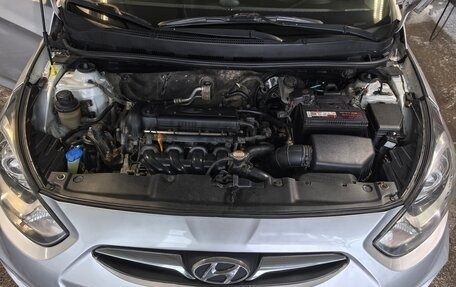 Hyundai Solaris II рестайлинг, 2011 год, 750 000 рублей, 12 фотография