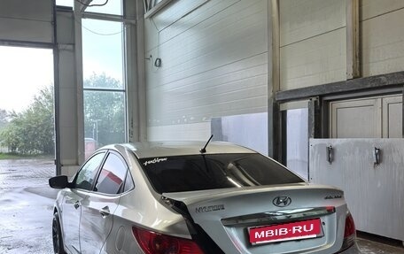 Hyundai Solaris II рестайлинг, 2011 год, 750 000 рублей, 9 фотография