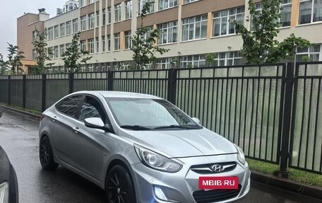 Hyundai Solaris II рестайлинг, 2011 год, 750 000 рублей, 5 фотография