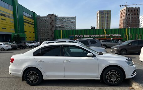 Volkswagen Jetta VI, 2015 год, 850 000 рублей, 2 фотография