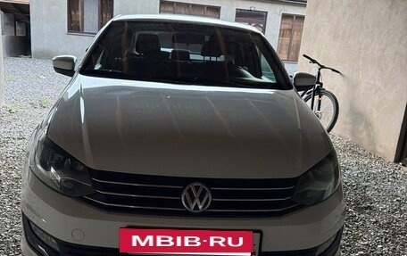 Volkswagen Polo VI (EU Market), 2015 год, 870 000 рублей, 2 фотография