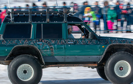 Nissan Safari IV, 1992 год, 2 400 000 рублей, 2 фотография