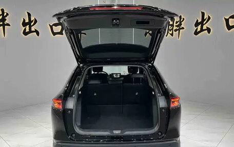 Honda Vezel, 2023 год, 2 200 000 рублей, 13 фотография