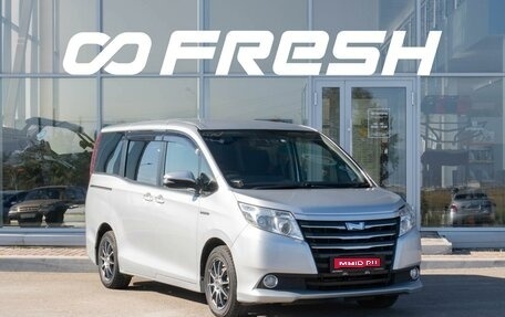 Toyota Noah III, 2016 год, 1 900 000 рублей, 1 фотография