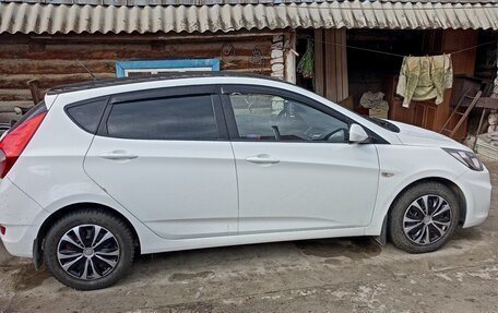 Hyundai Solaris II рестайлинг, 2012 год, 800 000 рублей, 1 фотография