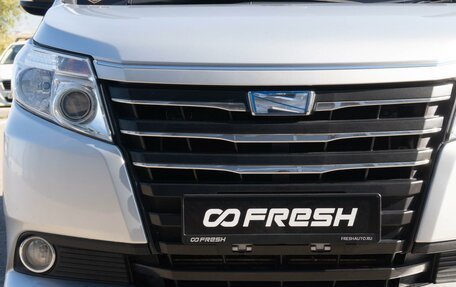 Toyota Noah III, 2016 год, 1 900 000 рублей, 6 фотография