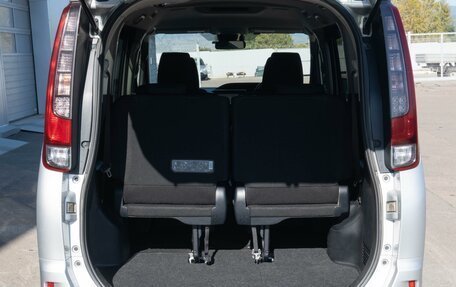 Toyota Noah III, 2016 год, 1 900 000 рублей, 18 фотография
