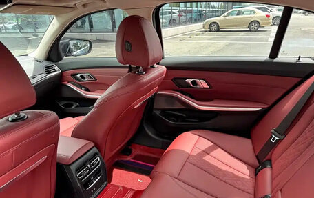 BMW 3 серия, 2023 год, 2 700 000 рублей, 13 фотография