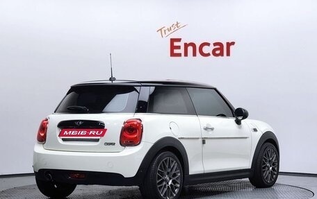 MINI Hatch, 2017 год, 1 590 000 рублей, 2 фотография
