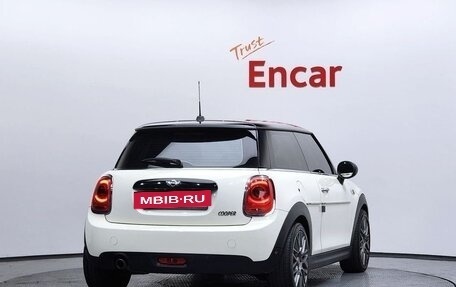 MINI Hatch, 2017 год, 1 590 000 рублей, 4 фотография