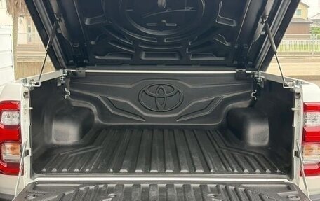 Toyota Hilux VIII, 2025 год, 4 200 000 рублей, 8 фотография