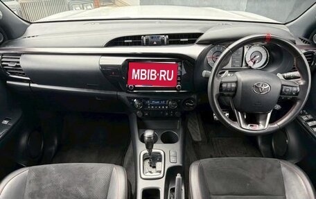 Toyota Hilux VIII, 2025 год, 4 200 000 рублей, 7 фотография