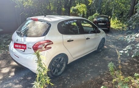 Peugeot 208 II, 2013 год, 550 000 рублей, 4 фотография