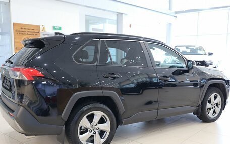 Toyota RAV4, 2021 год, 3 200 000 рублей, 4 фотография