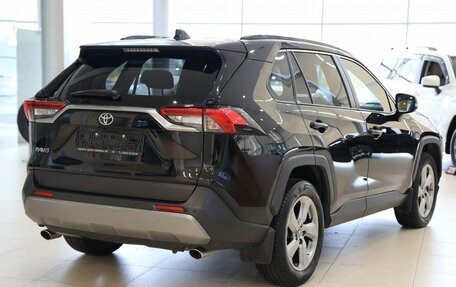 Toyota RAV4, 2021 год, 3 200 000 рублей, 5 фотография