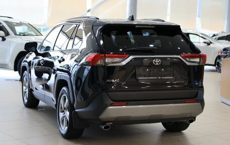 Toyota RAV4, 2021 год, 3 200 000 рублей, 7 фотография