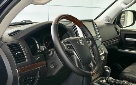 Toyota Land Cruiser 200, 2016 год, 5 359 000 рублей, 8 фотография