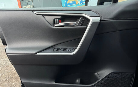 Toyota RAV4, 2021 год, 2 990 000 рублей, 19 фотография