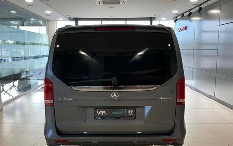 Mercedes-Benz V-Класс, 2017 год, 6 200 000 рублей, 5 фотография