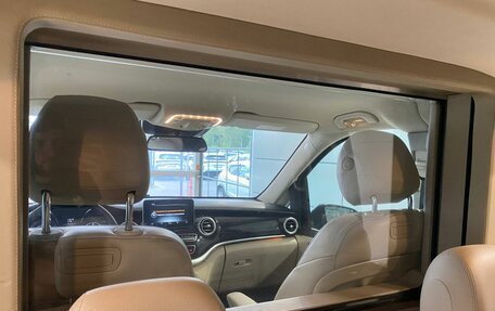Mercedes-Benz V-Класс, 2017 год, 6 200 000 рублей, 27 фотография
