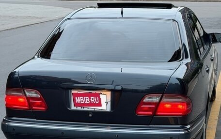 Mercedes-Benz E-Класс, 2001 год, 750 000 рублей, 4 фотография