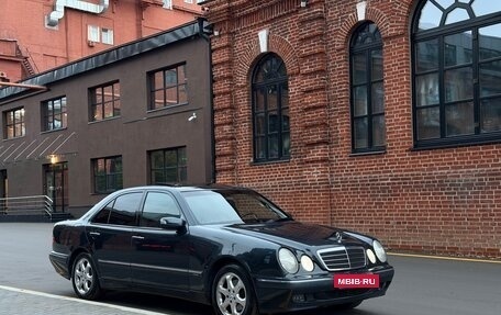 Mercedes-Benz E-Класс, 2001 год, 750 000 рублей, 2 фотография