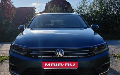 Volkswagen Passat B8 рестайлинг, 2017 год, 2 500 000 рублей, 2 фотография