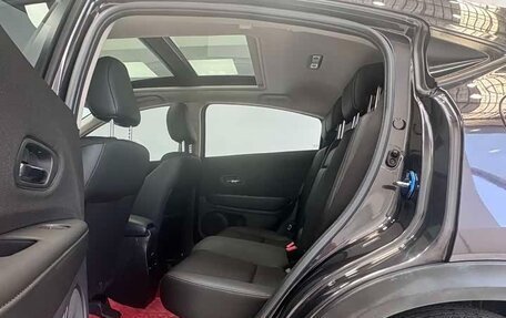 Honda Vezel, 2022 год, 1 270 000 рублей, 13 фотография