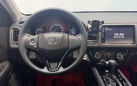 Honda Vezel, 2022 год, 1 270 000 рублей, 10 фотография