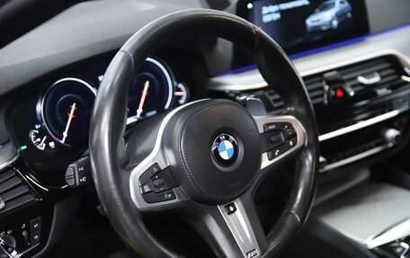 BMW 5 серия, 2018 год, 2 990 000 рублей, 12 фотография