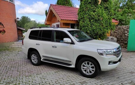 Toyota Land Cruiser 200, 2016 год, 8 500 000 рублей, 1 фотография