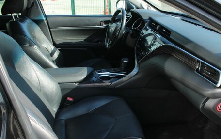 Toyota Camry, 2018 год, 2 560 000 рублей, 15 фотография