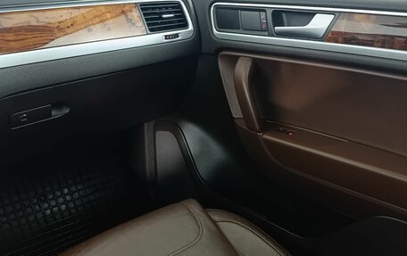 Volkswagen Touareg III, 2011 год, 1 764 000 рублей, 15 фотография