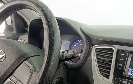 Hyundai Solaris II рестайлинг, 2019 год, 860 000 рублей, 12 фотография