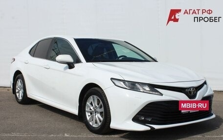Toyota Camry, 2018 год, 2 210 000 рублей, 3 фотография