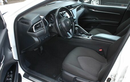 Toyota Camry, 2018 год, 2 210 000 рублей, 14 фотография