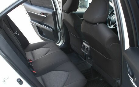 Toyota Camry, 2018 год, 2 210 000 рублей, 13 фотография