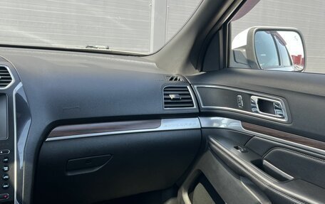 Ford Explorer VI, 2016 год, 2 330 000 рублей, 18 фотография