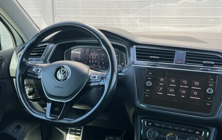 Volkswagen Tiguan II, 2019 год, 2 090 000 рублей, 15 фотография