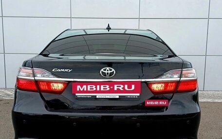Toyota Camry, 2017 год, 1 920 000 рублей, 6 фотография