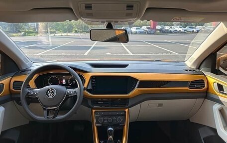 Volkswagen T-Cross I, 2023 год, 1 770 000 рублей, 9 фотография