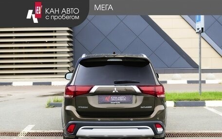 Mitsubishi Outlander III рестайлинг 3, 2019 год, 2 548 000 рублей, 4 фотография