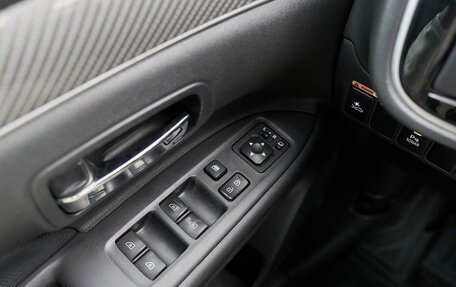 Mitsubishi Outlander III рестайлинг 3, 2019 год, 2 548 000 рублей, 12 фотография