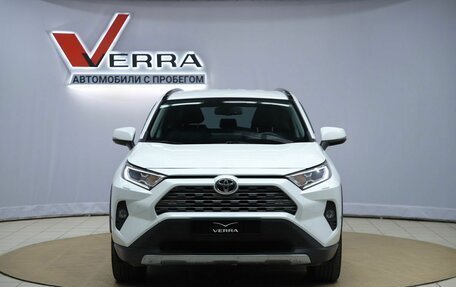 Toyota RAV4, 2022 год, 3 890 000 рублей, 2 фотография