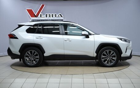 Toyota RAV4, 2022 год, 3 890 000 рублей, 4 фотография