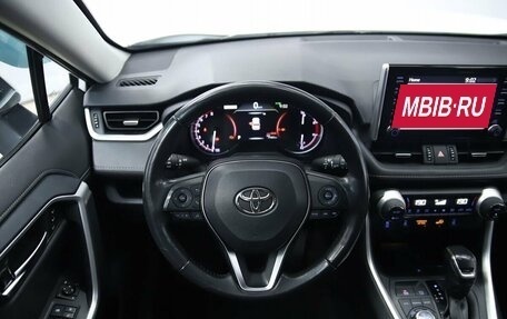 Toyota RAV4, 2022 год, 3 890 000 рублей, 12 фотография