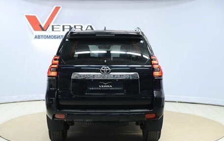 Toyota Land Cruiser Prado 150 рестайлинг 2, 2018 год, 5 350 000 рублей, 6 фотография