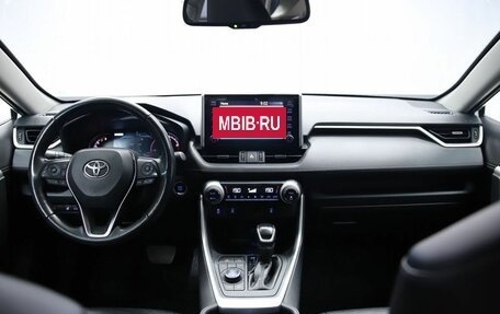 Toyota RAV4, 2022 год, 3 890 000 рублей, 15 фотография