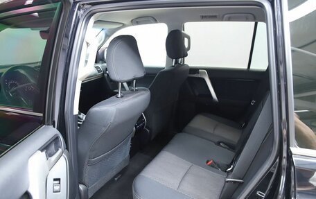 Toyota Land Cruiser Prado 150 рестайлинг 2, 2018 год, 5 350 000 рублей, 13 фотография